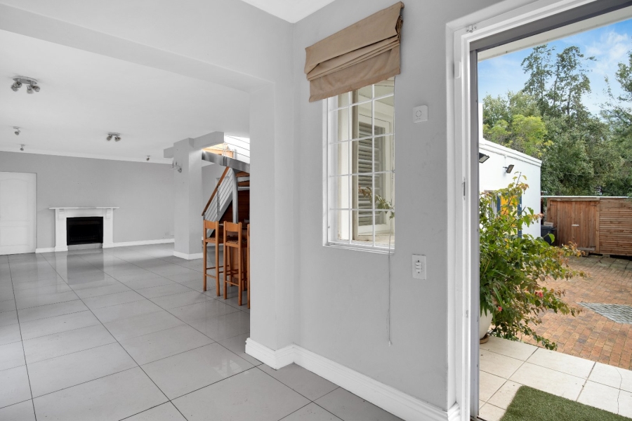 4 Bedroom Property for Sale in Wynberg Upper Western Cape